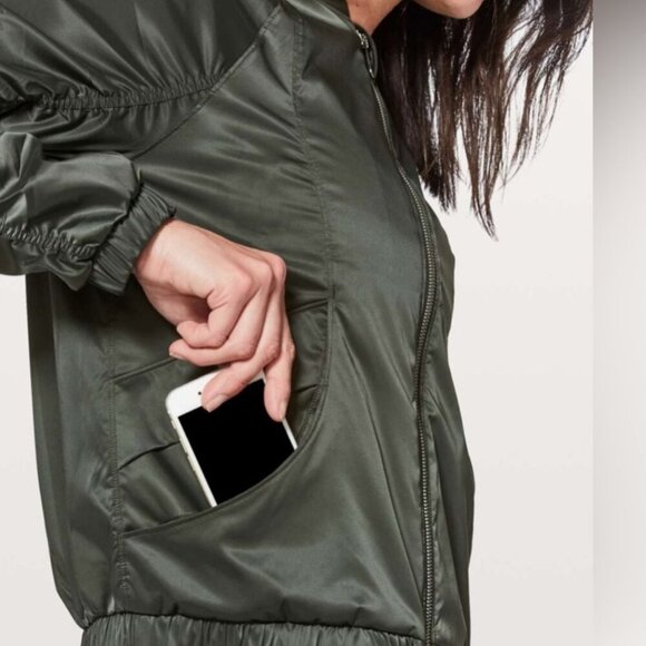 Lululemon above the clouds jacket - Picture 1 of 7